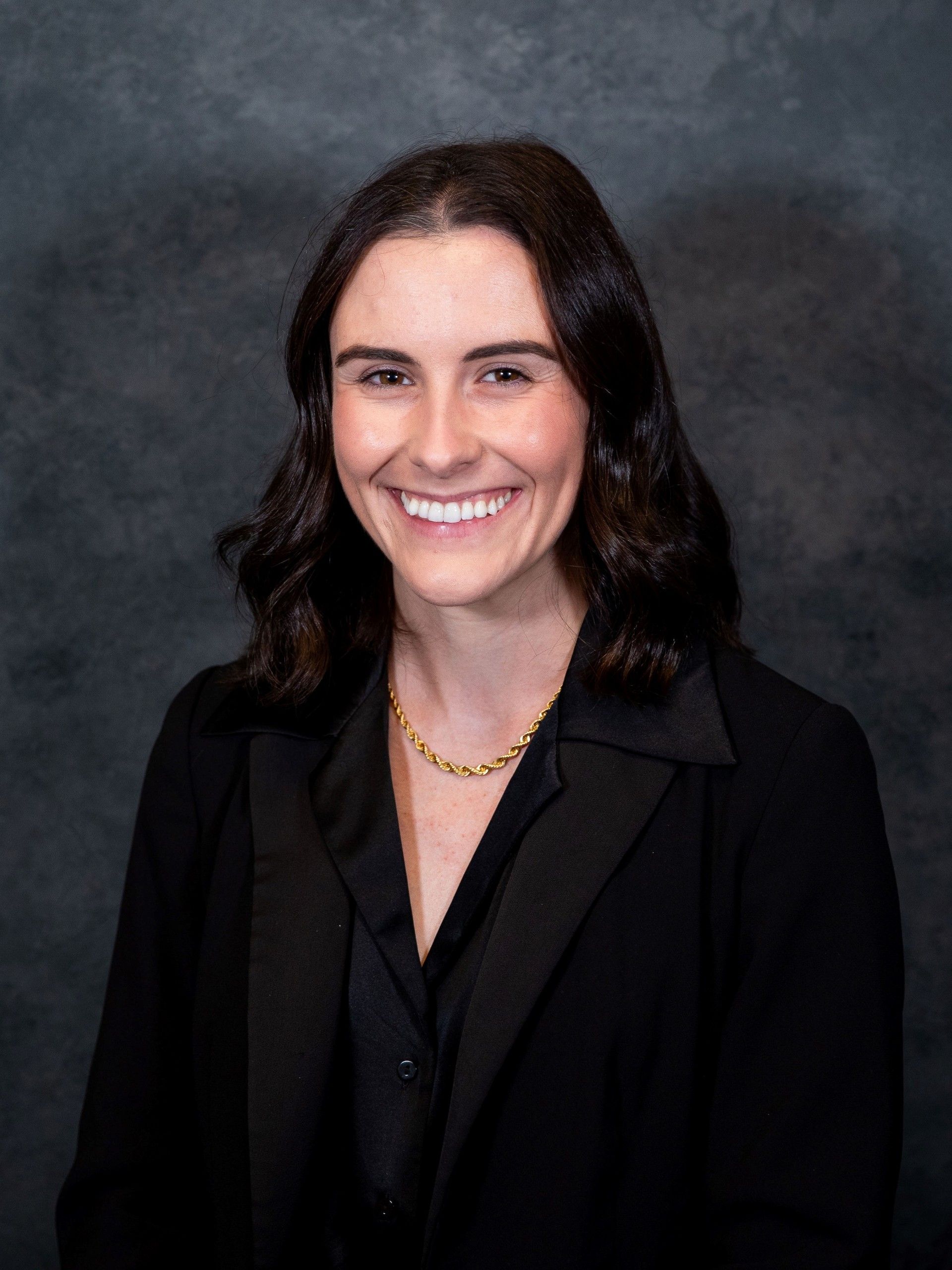 Emily Loeffelholz headshot